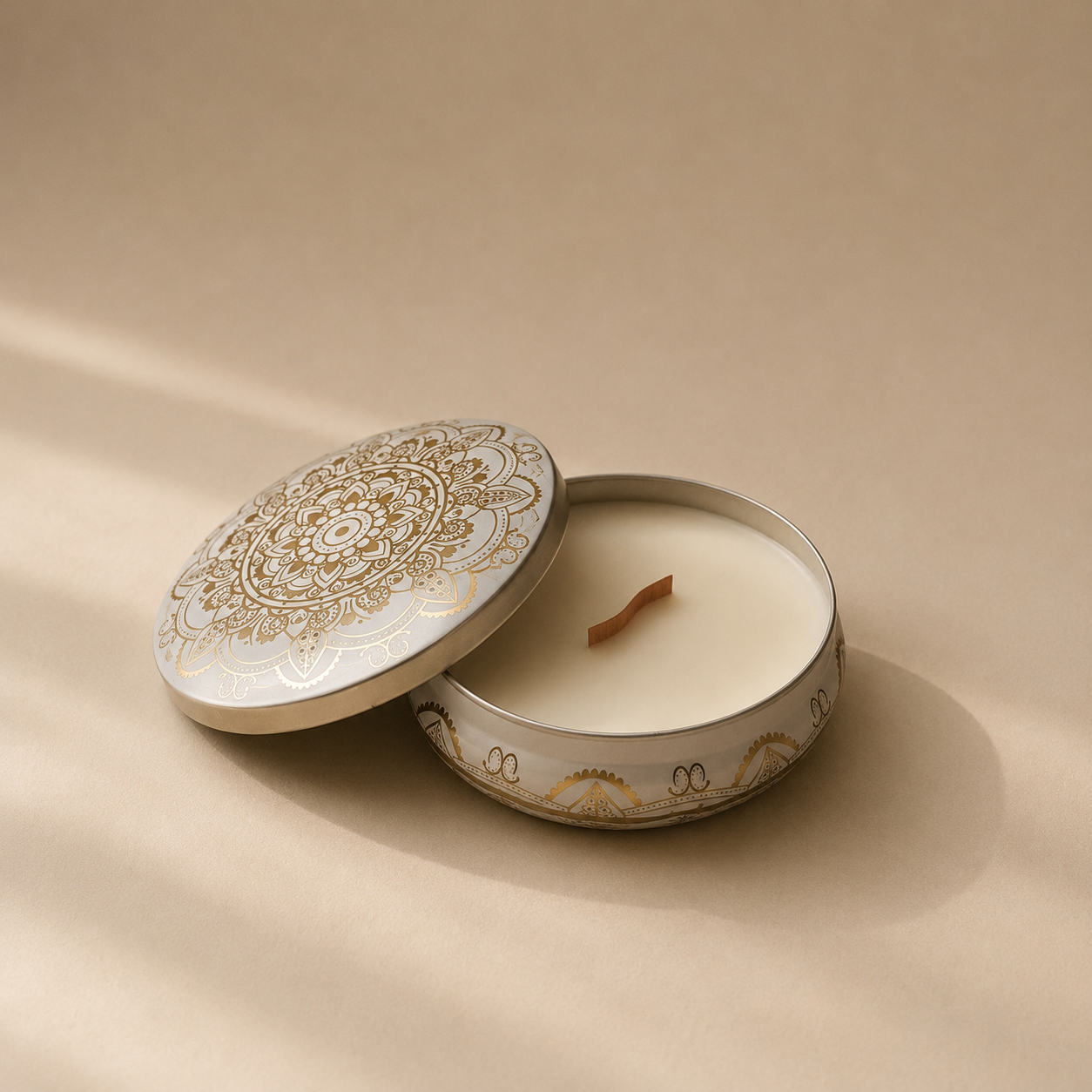 velas Cores da Turquia em latas decorativas coloridas com aromas variados da EUFLORIA