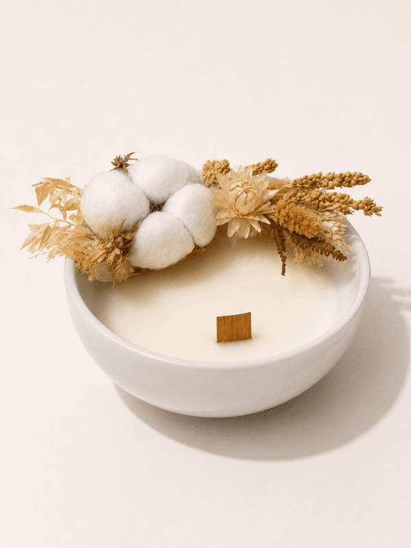 vela aromática decorativa Jardins de Monet com chá branco, pavio de madeira natural e flores naturais desidratadas