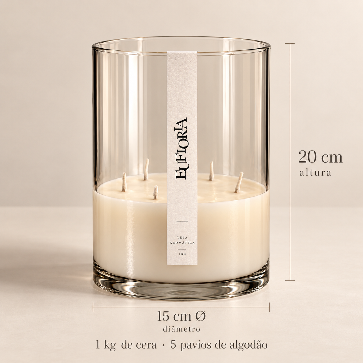 Vela aromática EUFLORIA de 1 kg com 20 cm de altura, 15 cm de diâmetro e cinco pavios de algodão